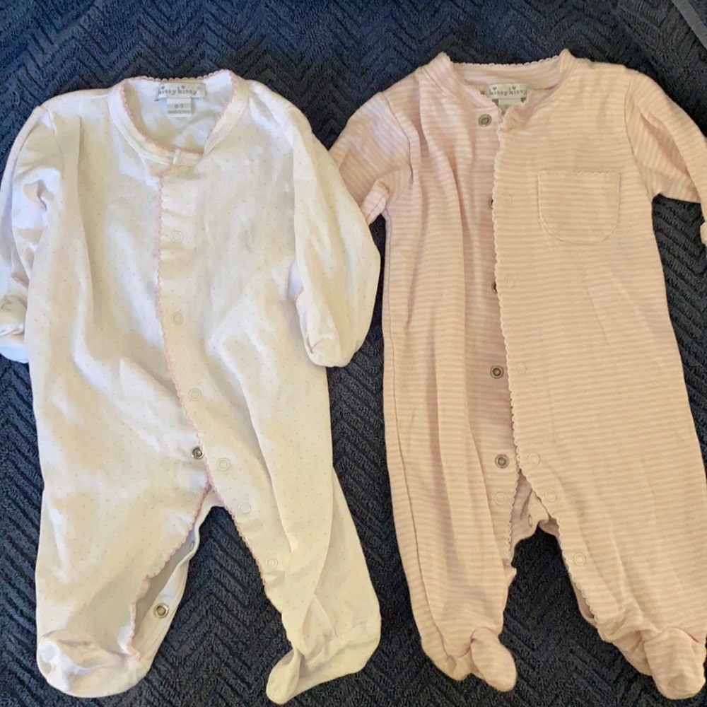Set of 2 Kissy Kissy onesie, footed pajamas (0-3m)